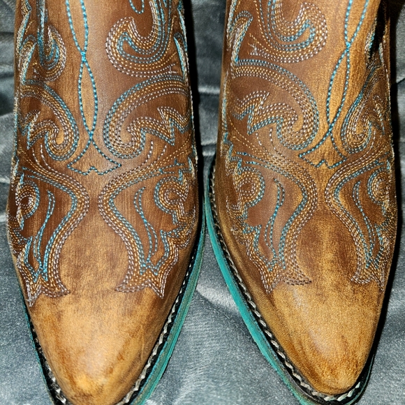 CORRAL BOOTIES- NWOT - Picture 3 of 6